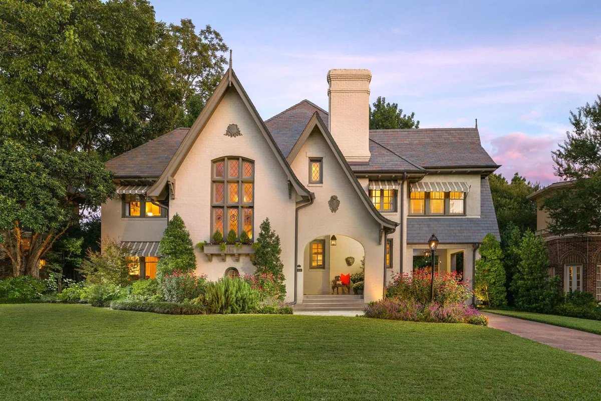 A California home whose equity can fund a HELOC or cash-out refinance